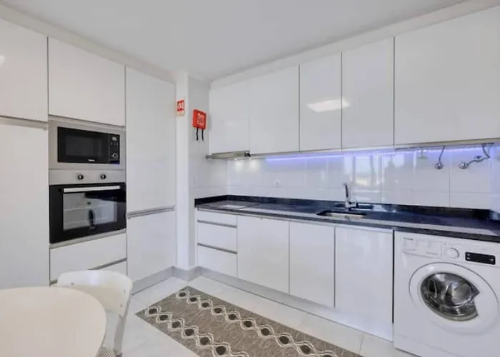 Ocean View! 2-bedroom Cosy Apartamento Portimão