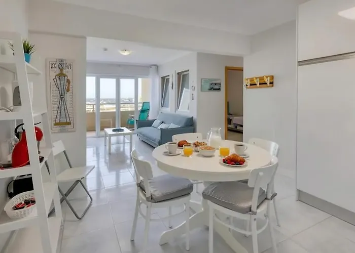 Ocean View! 2-bedroom Cosy